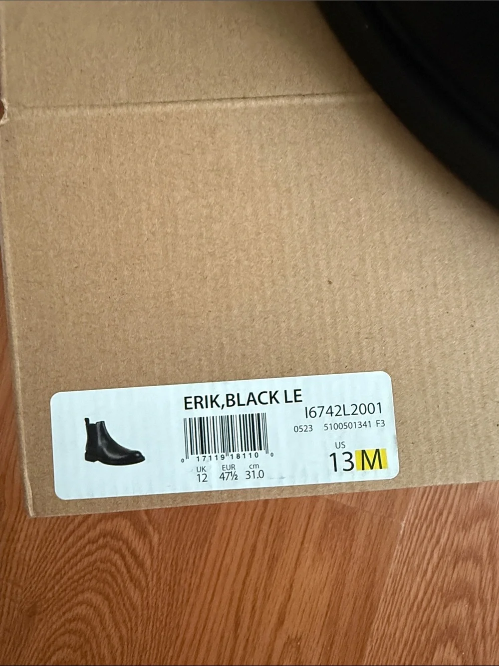 Vince Men's Black Leather Chelsea Chukka Boots